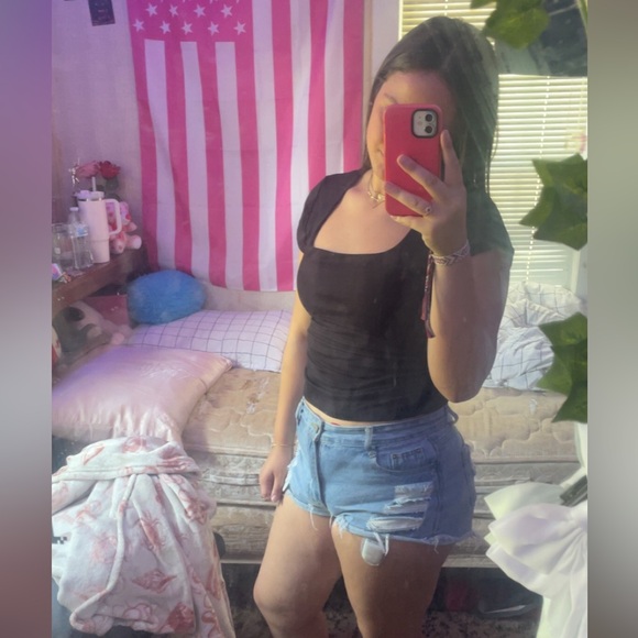 Meet your Posher, Lexi - Picture 16 of 17